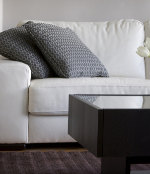 When Should I Hire a Professional Upholstery Cleaning Service?